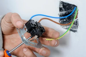 Cómo reparar un enchufe que no funciona paso a paso